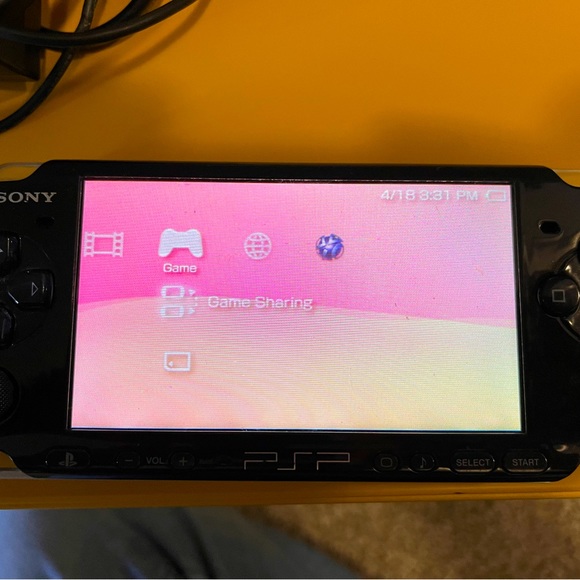 Playstation portable ((PSP))